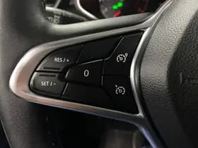 Renault Clio thumbnail 31