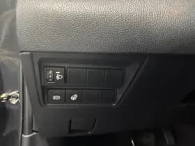 Toyota Yaris thumbnail 11