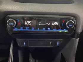 Toyota Yaris thumbnail 24