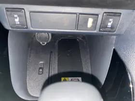 Toyota Yaris thumbnail 26