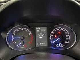 Toyota Yaris thumbnail 16