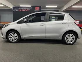 Toyota Yaris thumbnail 3