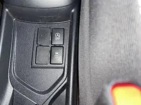 Toyota Yaris thumbnail 33