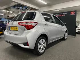 Toyota Yaris thumbnail 6