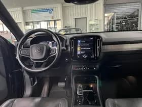 Volvo XC40 thumbnail 3