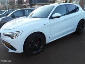 Alfa Romeo Stelvio thumbnail 4