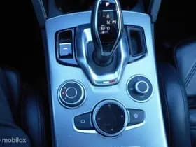 Alfa Romeo Stelvio thumbnail 32