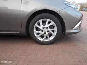 Toyota Auris thumbnail 15