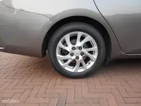 Toyota Auris thumbnail 16