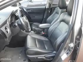 Toyota Auris thumbnail 6