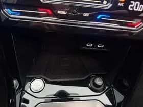 Volkswagen T-Roc thumbnail 18