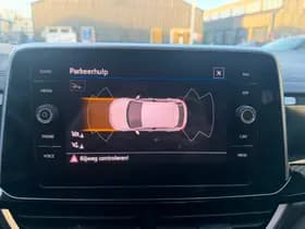 Volkswagen T-Roc thumbnail 17