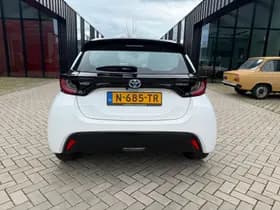 Toyota Yaris thumbnail 8