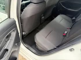 Toyota Yaris thumbnail 10