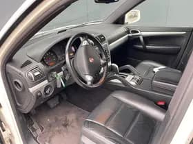 Porsche Cayenne thumbnail 11