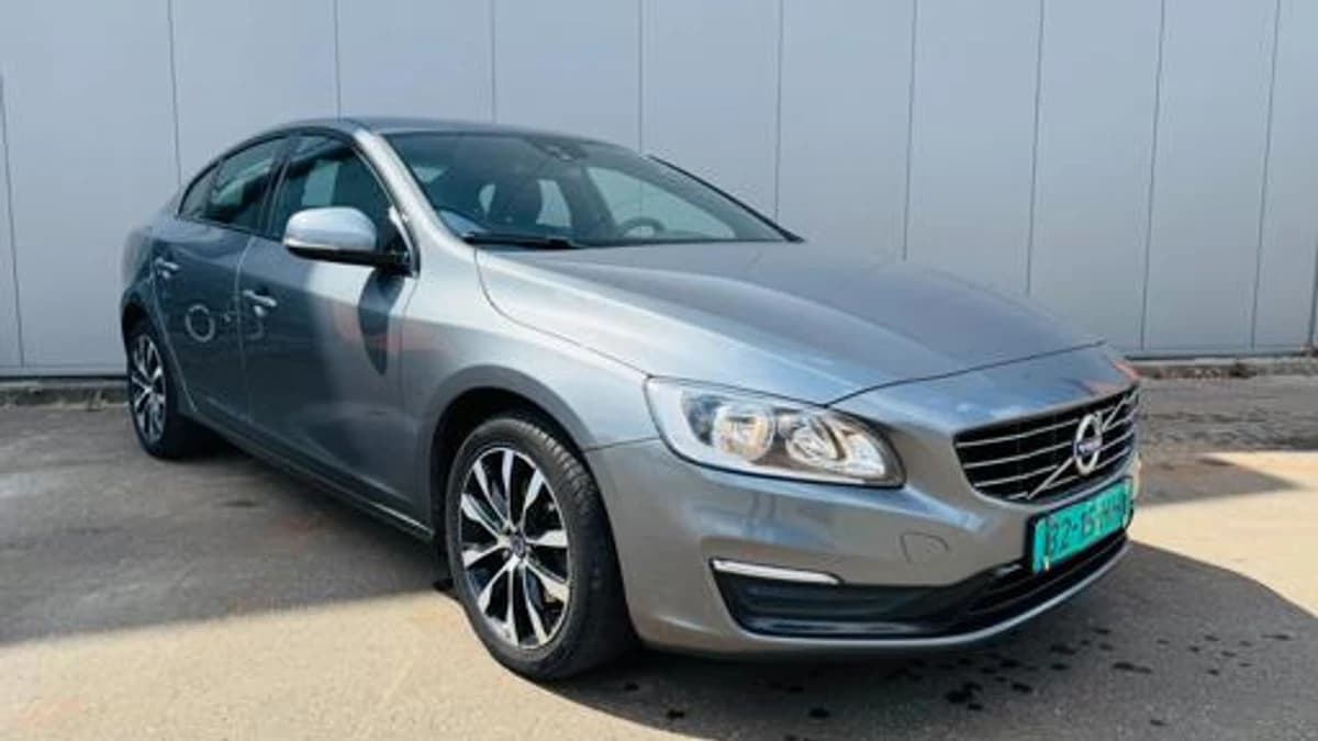 Volvo S60 — foto 1