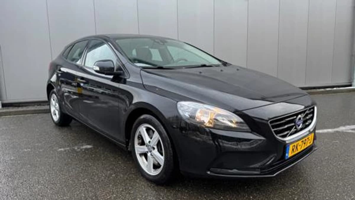 Volvo V40 — foto 1
