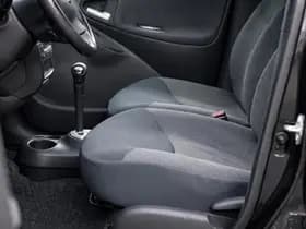 Toyota Yaris thumbnail 30