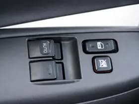 Toyota Yaris thumbnail 35