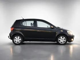 Toyota Yaris thumbnail 9