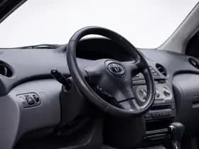 Toyota Yaris thumbnail 10