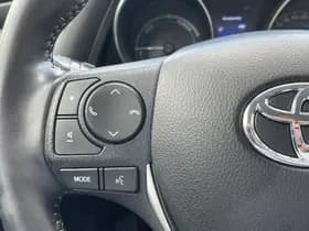 Toyota Auris thumbnail 11