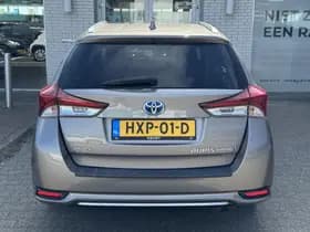 Toyota Auris thumbnail 4