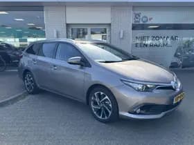 Toyota Auris thumbnail 6