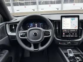 Volvo XC60 thumbnail 10