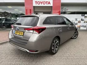 Toyota Auris thumbnail 4