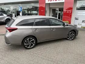 Toyota Auris thumbnail 5