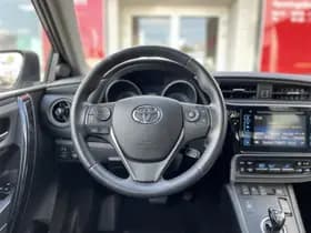 Toyota Auris thumbnail 9