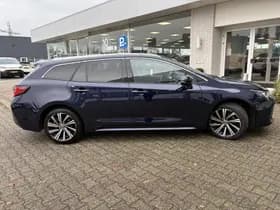 Toyota Corolla thumbnail 5
