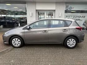 Toyota Auris thumbnail 3
