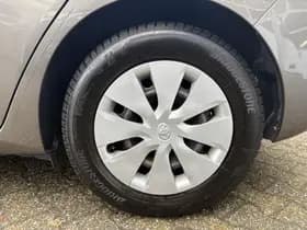 Toyota Auris thumbnail 34