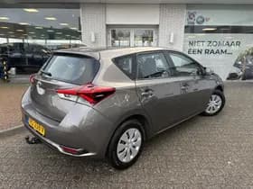 Toyota Auris thumbnail 5