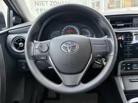 Toyota Auris thumbnail 10