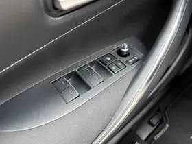 Toyota Corolla thumbnail 24