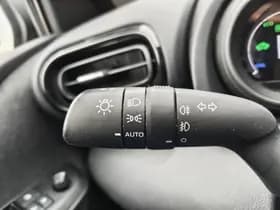 Toyota Yaris thumbnail 11