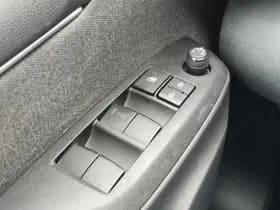 Toyota Yaris thumbnail 22