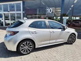 Toyota Corolla thumbnail 5