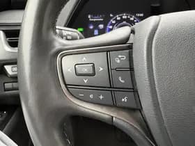 Lexus UX thumbnail 11