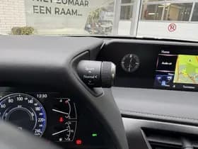 Lexus UX thumbnail 16