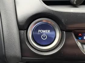 Lexus UX thumbnail 17
