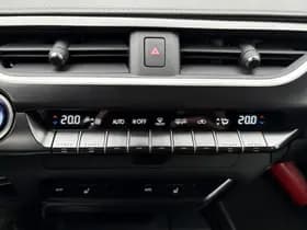 Lexus UX thumbnail 25