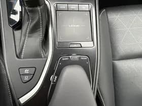 Lexus UX thumbnail 28