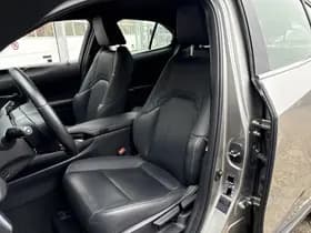 Lexus UX thumbnail 33