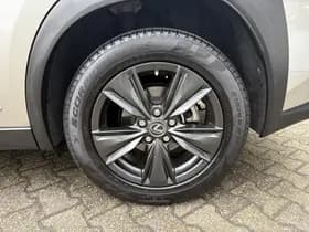 Lexus UX thumbnail 44