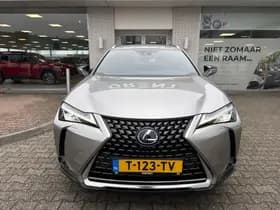 Lexus UX thumbnail 6