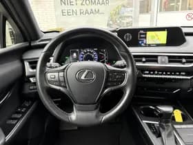 Lexus UX thumbnail 8